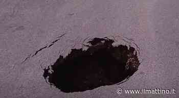 Arzano, voragine in via Napoli: pompieri e vigili transennano l'area - ilmattino.it