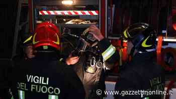 Giarre, a fuoco palo della pubblica illuminazione - Gazzettinonline