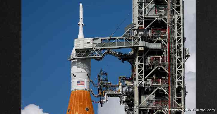 US Returning to the Moon: Artemis I Set to Launch Monday