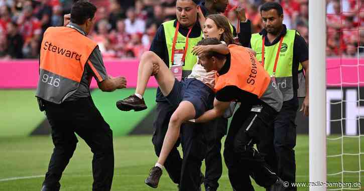 Protestaktion: Kurze Unterbrechung des Topspiels in München