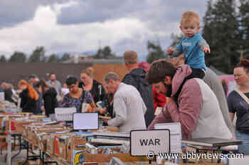PHOTOS: 30,000 books for sale at 3rd annual Chilliwack Rotary Outdoor Book Sale