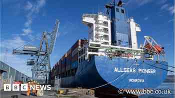 First direct China-Scotland shipping route begins - BBC