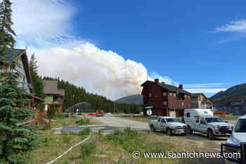 Metchosin crews help fight Apex Mountain wildfire - Saanich News