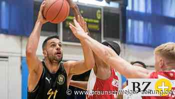 Löwen besiegen Stargard: Szenenapplaus bei Hobbs’ Zauberpässen