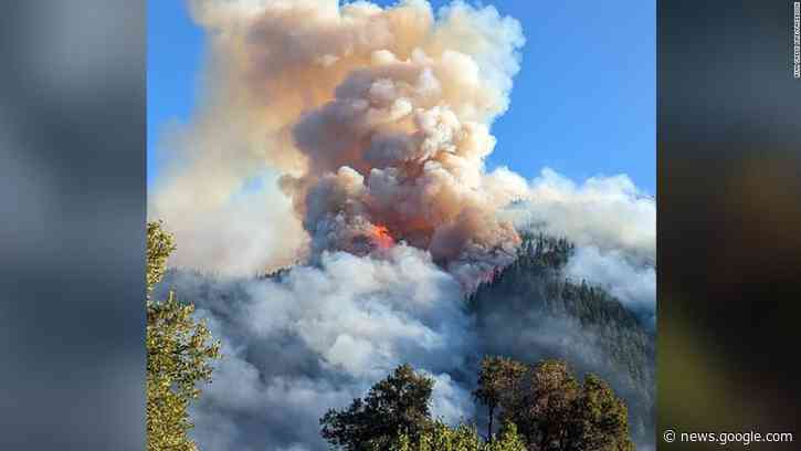 Oregon wildfire triples its reach in 1 day, burning thousands more acres and forcing evacuations - CNN