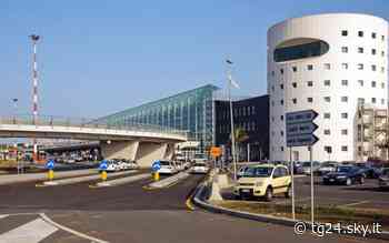 Catania, rubano portafoglio in aeroporto: due arresti - Sky Tg24