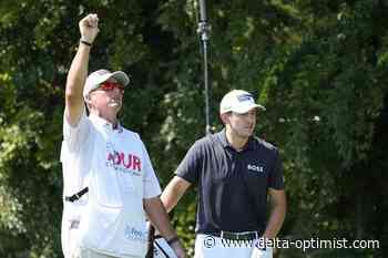 Scheffler clings to 1-shot lead as Tour Championship delayed - Delta Optimist