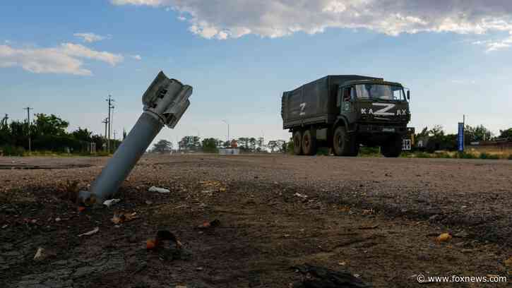 Russia transfers heavy military equipment to Crimea as fighting intensifies in Donetsk