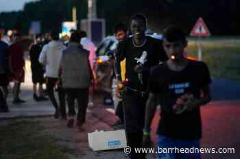 Buses move 400 asylum seekers from squalid Dutch camp - Barrhead News