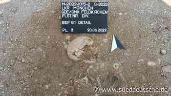 Feldkirchen: Bronzezeit-Funde auf dem Bauma-Parkplatz - Landkreis München - Süddeutsche Zeitung - SZ.de