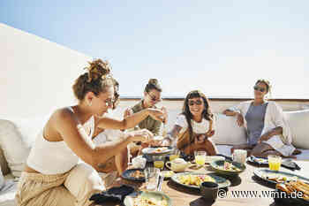 Essen im Urlaub: Warum wir auf Reisen automatisch mehr Kalorien zu uns nehmen - wmn