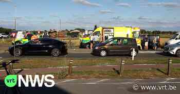 Vrouw van 66 zwaargewond na fietsongeval in Pittem - VRT NWS