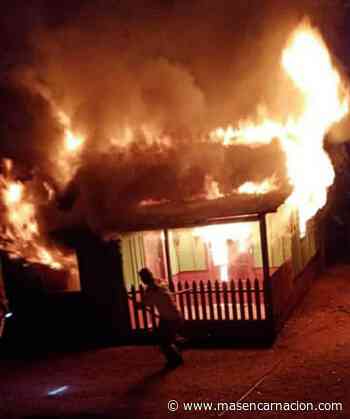 Incendio consumió totalmente una vivienda en Itapúa Poty - Más Encarnación