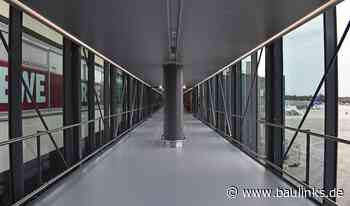 Bedarfsgerechtes Raumklima mittels Airconomy im verglasten Transfergang des Flughafens Köln/Bonn - Baulinks