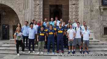 Le delegazioni di Italia e Brasile Under 20 sotto le cento torri. Il dt Velasco: «Ascoli è un vero gioiello» - corriereadriatico.it