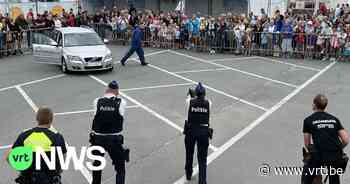 120 politiehonden tonen beste van zichzelf op strand van Koksijde tijdens K9-day - VRT NWS