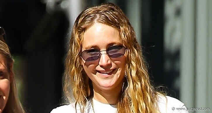 Jennifer Lawrence All Smiles on Morning Coffee Run with Friends