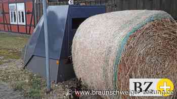 Attacke in Bettmar: Unbekannte schieben Strohballen vor Blitzer - Braunschweiger Zeitung