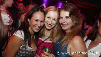 „Hirsch jagt Dirndlrock“: Beste Stimmung beim Volksfest Clubbing