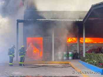 Sofocan incendio en bodega de San Bernardino Tlaxcalancingo - Reto Diario