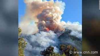 Officials urge residents to evacuate after Oregon wildfire triples in size
