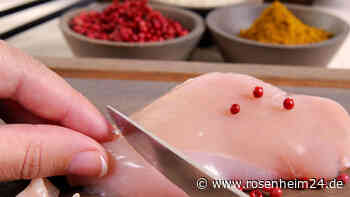 Bundesamt warnt vor Hühnerfleisch – Fehler in der Küche vermehrt Bakterien enorm