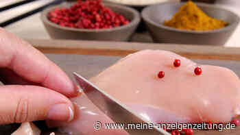 Bundesamt warnt vor Hühnerfleisch – Fehler in der Küche vermehrt Bakterien enorm