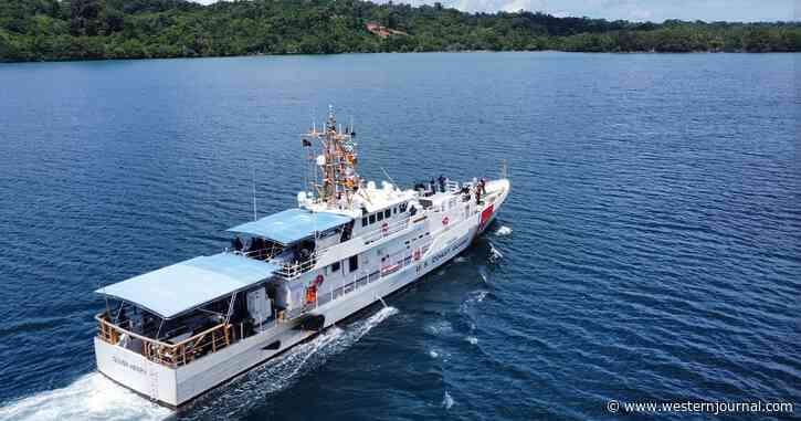 US Military Ship Moves Toward Port, Gets Startling Response When Asking Permission to Dock