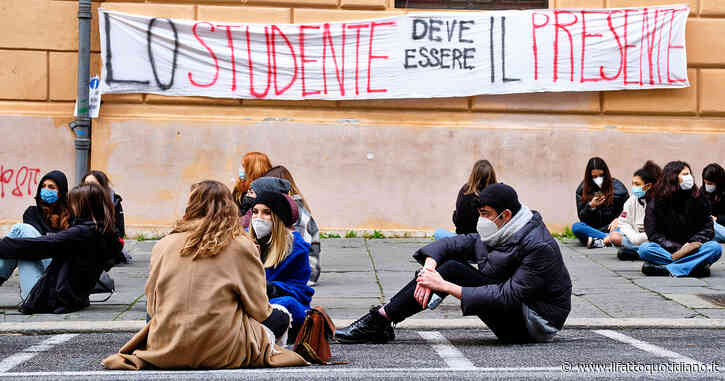 Dad contro il caro energia, politica e sindacati bocciano la proposta dei presidi. Dalla Lega al M5s è un coro di no: “Studenti hanno già dato”