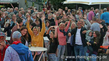 Reibekuchen, Musik und mehr: Rund 5000 Besucher auf dem Kröbbelchesfest - Rhein-Zeitung
