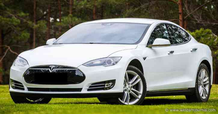 Pics: EV Quality Troubles Persist - Tesla Steering Yokes Disintegrating Under 30k Miles