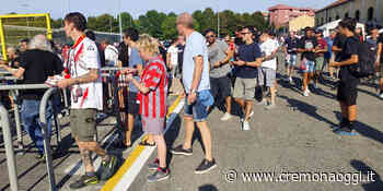 A Cremona è febbre grigiorossa: afflusso dei tifosi in sicurezza - CremonaOggi
