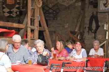 Geselligkeit mit Saumagen, Wellfleisch und Lewerknepp in Mannheim-Neckarau - Mannheim: Neckarau - Nachrichten und Informationen - Mannheimer Morgen