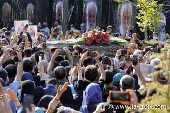 Iran: funérailles de Houshang Ebtehaj, le plus grand poète contemporain persan - La Croix