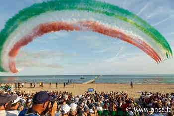 In 500mila a Jesolo arishow, spettacolo con Frecce tricolori - Agenzia ANSA