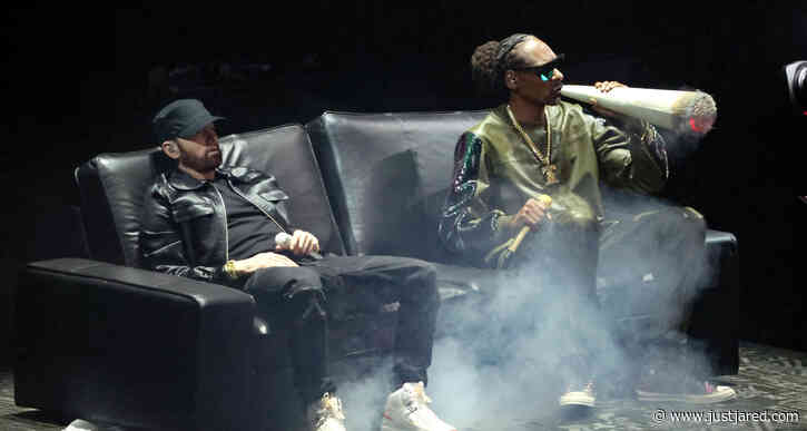 Eminem & Snoop Dogg Smoke Giant Fake Joint While Performing 'From the D 2 the LBC' at MTV VMAs 2022 - Watch!