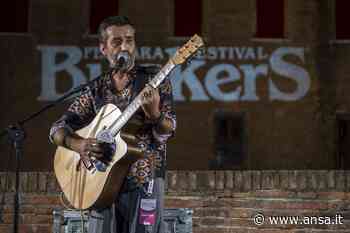 Daniele Silvestri a sorpresa al Ferrara Busker Festival - Agenzia ANSA