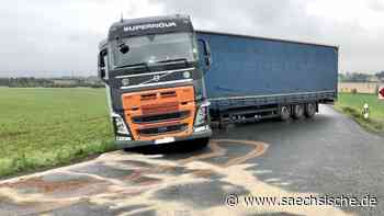 Nach Unfallflucht in Dresden - Betrunkener Lkw-Fahrer fährt sich in Nentmannsdorf fest - Sächsische.de