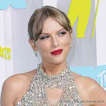 Taylor Swift wins Video of the Year at MTV Video Music Awards