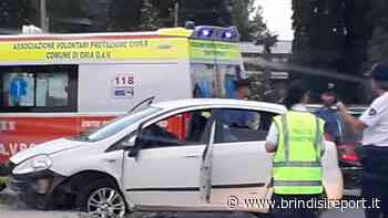 Auto si "incaglia" sulla rotatoria: ancora un incidente sulla Oria-Manduria - BrindisiReport