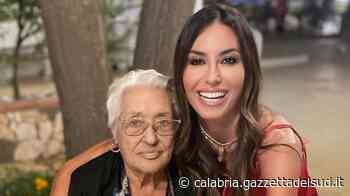 Elisabetta Gregoraci, grande festa a Soverato per i 101 anni di nonna Elisabetta - Gazzetta del Sud - Edizione Calabria