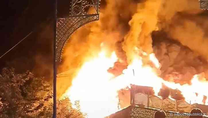 Gragnano, incendio in un ristorante: otto ustionati, ricoverato un giovane - La Repubblica