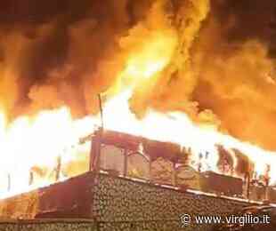 Incendio a Gragnano, in fiamme ristorante: tre feriti per ustioni e intossicazioni da fumo - Virgilio