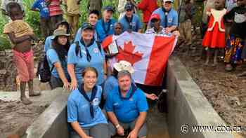 Sarnia-Lambton youth build water wells in Uganda - CBC.ca