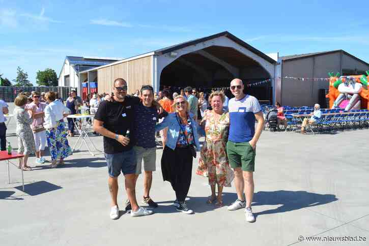 Iets meer dan honderd bewoners komen samen tijdens buurtfeest