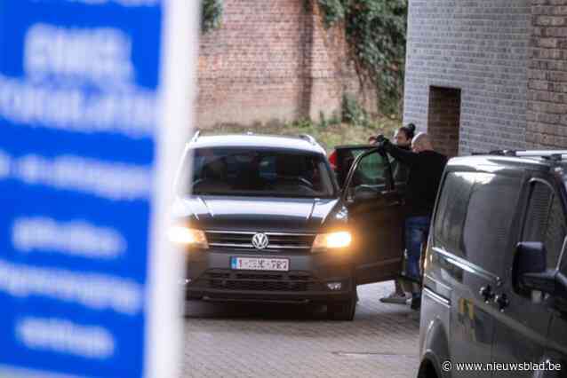 Reconstructie van moord in rusthuis: Carine (61) toont aan speurders hoe ze haar dementerende moeder (81) om het leven bracht