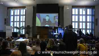 Selenskyj diskutiert mit Studenten in Deutschland