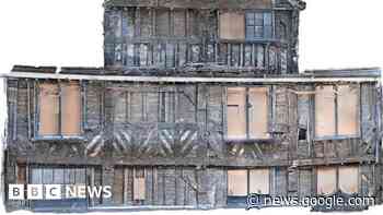 Wakefield restoration work exposes ancient timber frame - BBC