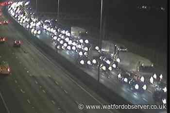 Multi-vehicle M1 crash between Hemel Hempstead and Dunstable