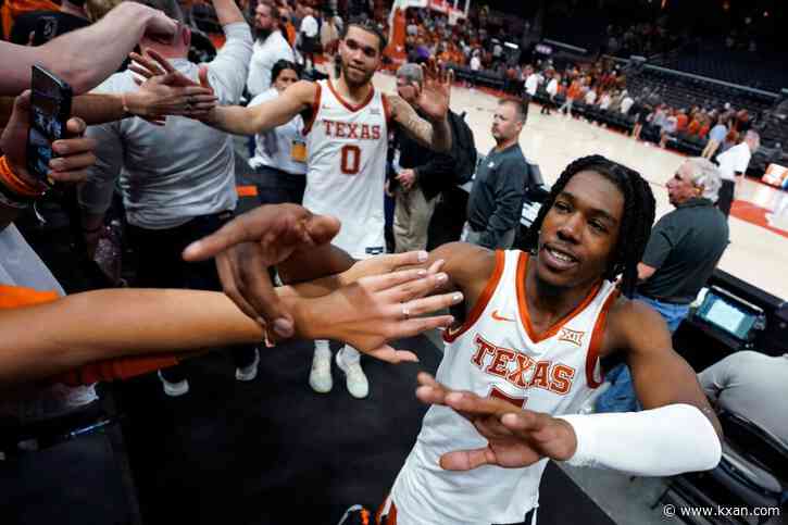 Texas men move up to No. 7 in AP poll ahead of showdown with Iowa State